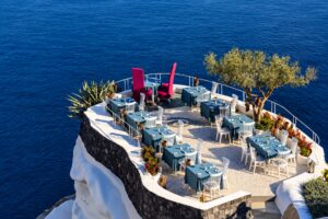 Lycabettus: Ποιο είναι το εστιατόριο στη Σαντορίνη που βραβεύτηκε με 2 αστέρια Michelin